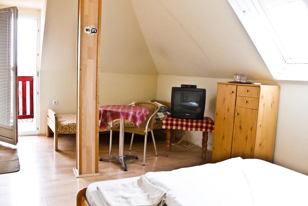 Szekely Fogado Bed & Breakfast Tunyogmatolcs Room photo